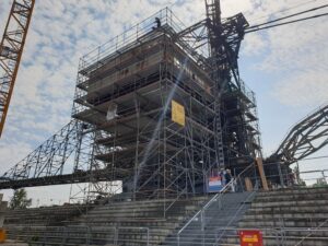Gerüst an einem historischen Tagebaubagger
